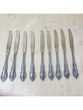 Lot of 9 Oneida Community Brahms Dinner Knives 9" Glossy